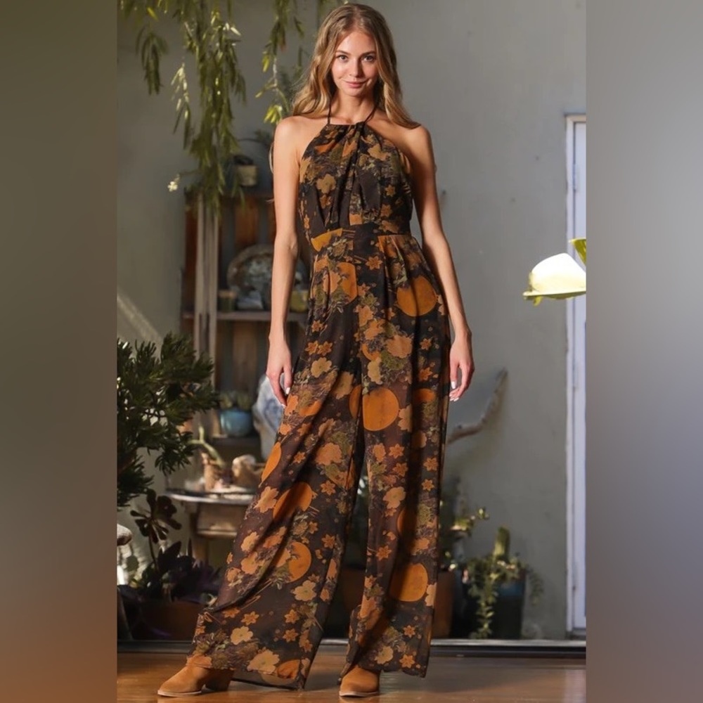Brand New Heart Boutique
Gloria Halter Jumpsuit🤎